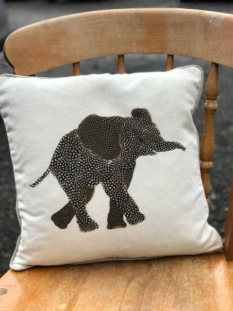 elephant-right-cushion