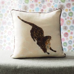 SQUARE CUSHION - Feathery Otter with (Chocolate Piping) (F5R5 0524)