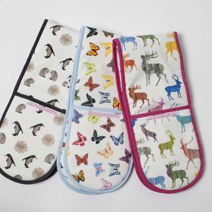 OVEN GLOVES