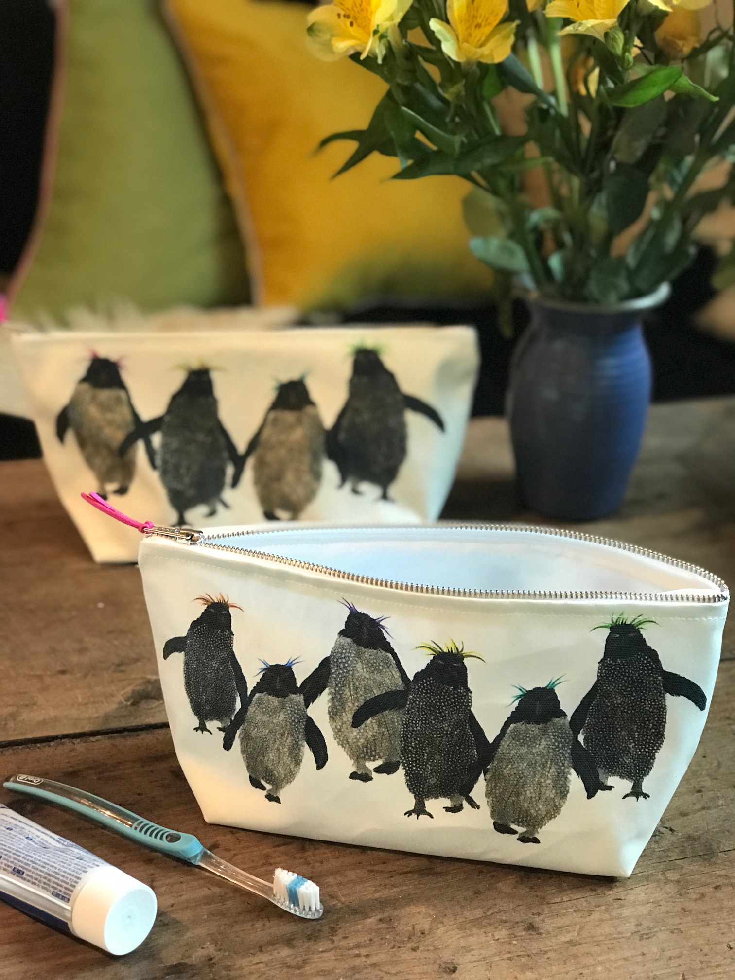 Washbags with plain fabric inside (Type 1) Many designs..