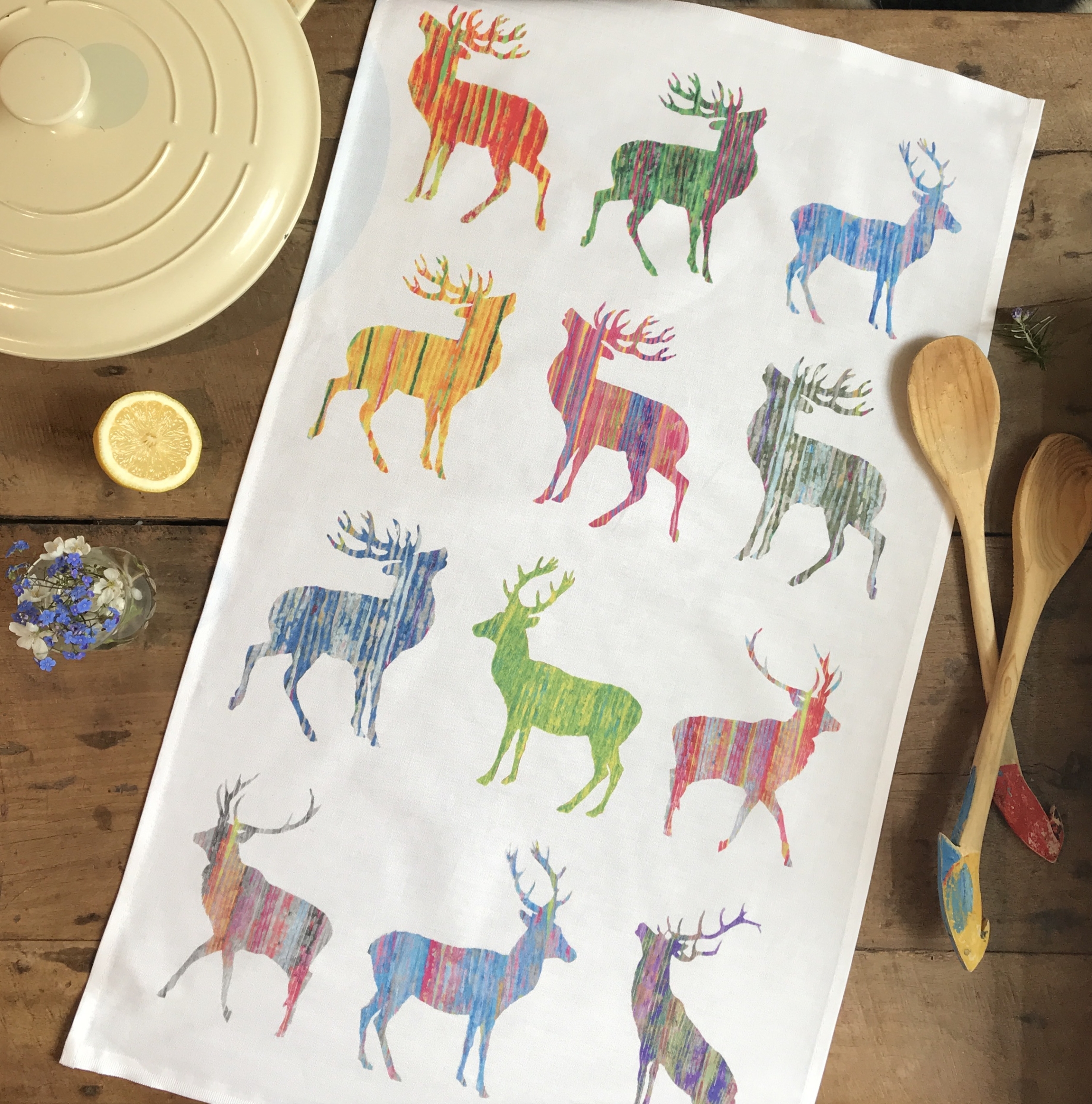 TEA TOWEL IN A GIFT BAG - Multi Stag