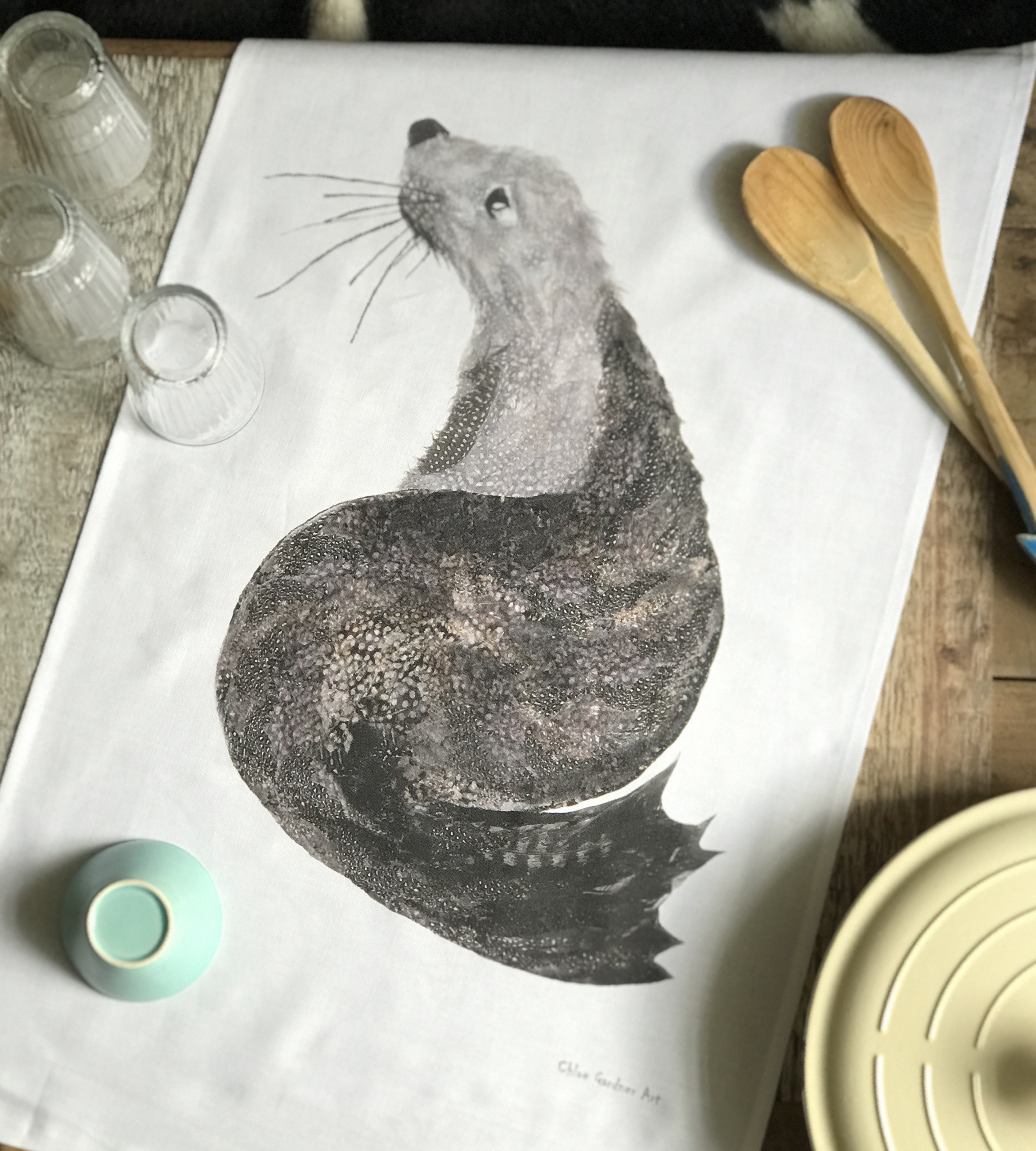 TEA TOWEL IN A GIFT BAG - Feather Seal