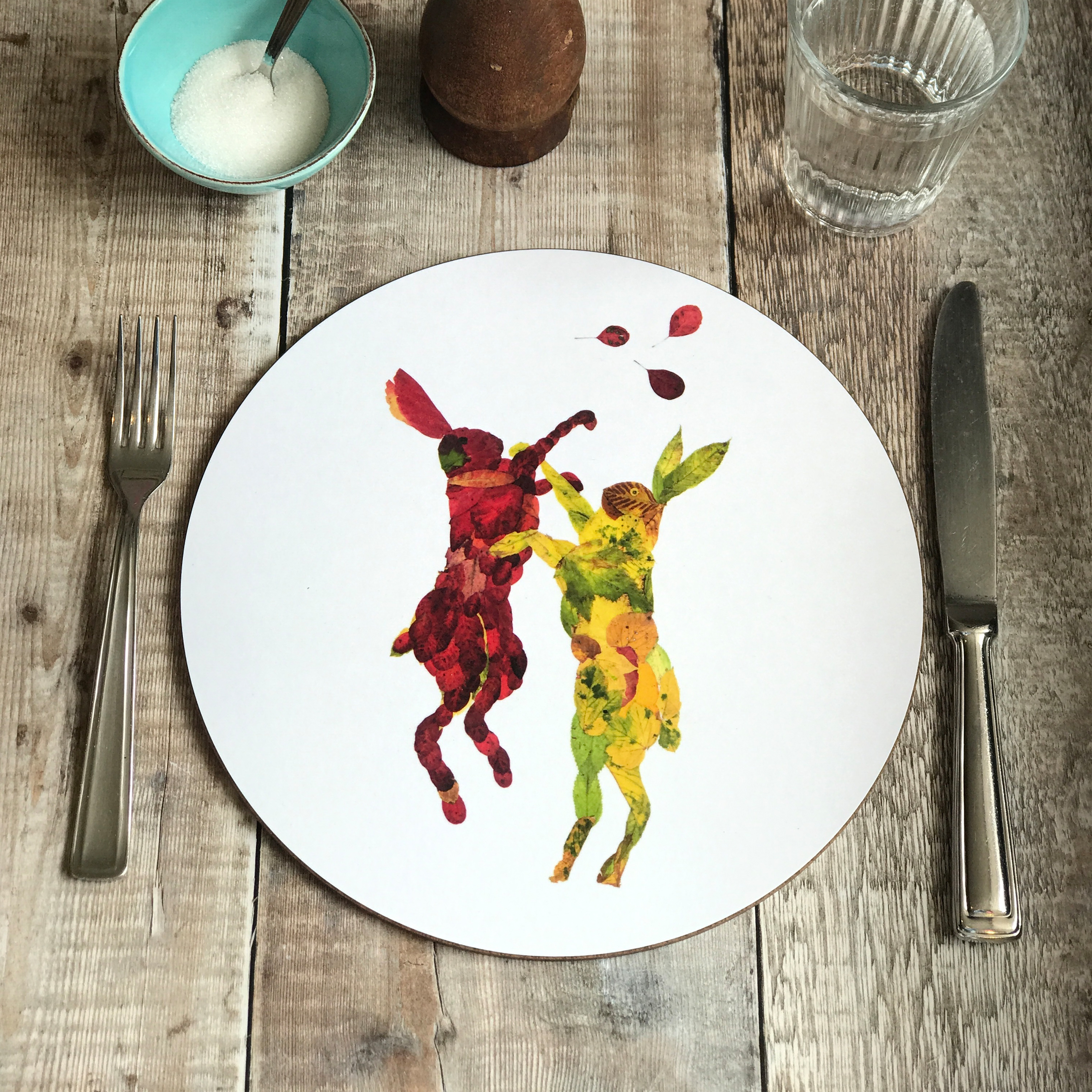 ROUND TABLEMAT - Boxing Leaf Hares