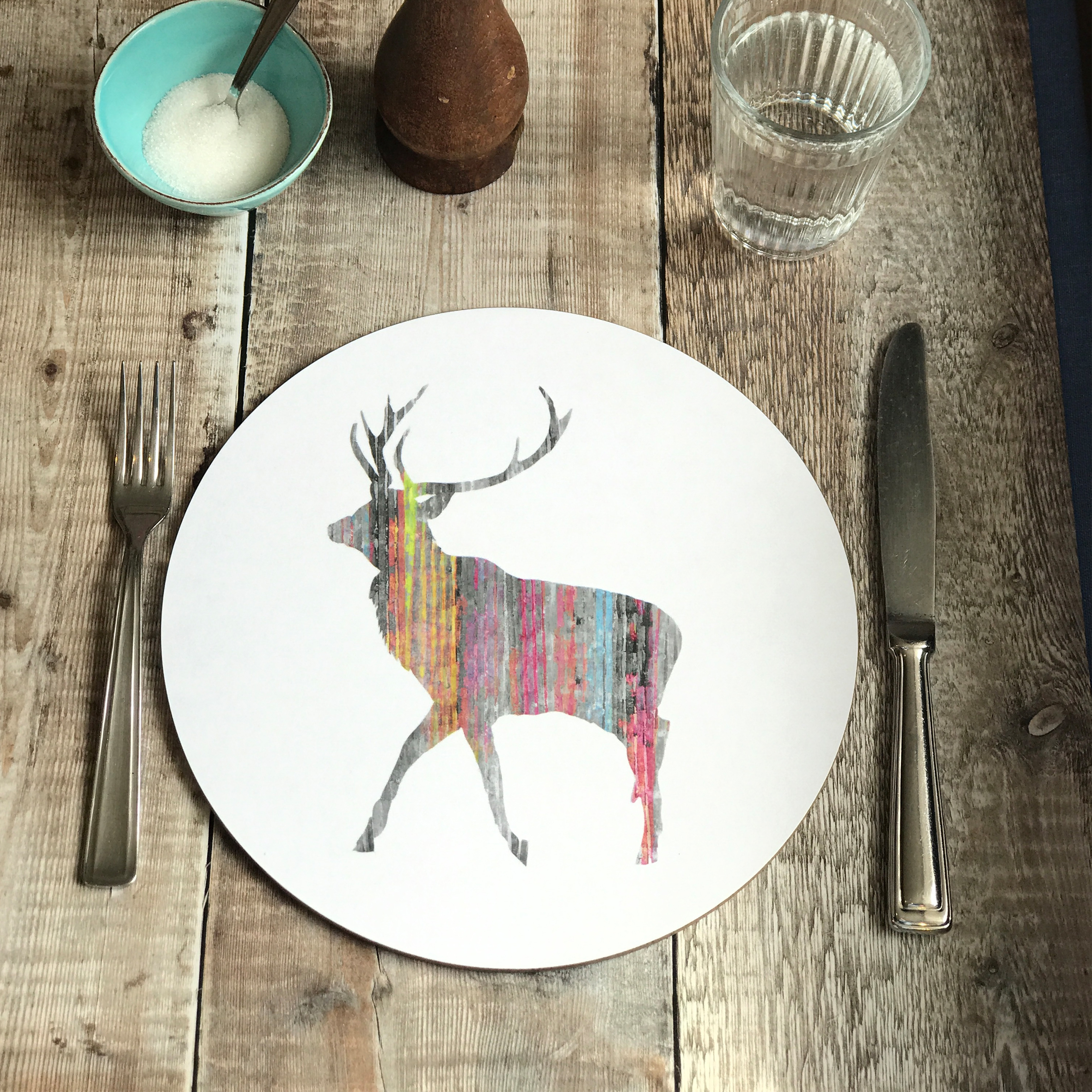 ROUND TABLEMAT - Greyish Pink Young Buck