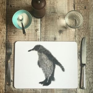 TABLEMAT - Oblong - Penguin Facing Left Design