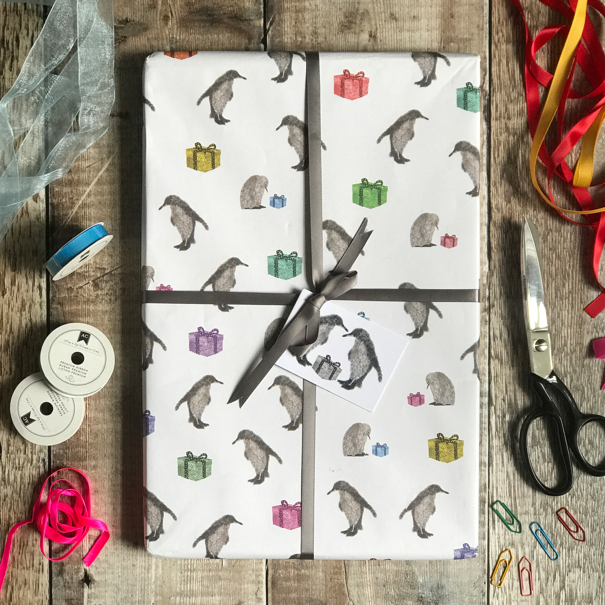 WRAPPING PAPER - Small Penguin Design 5 sheets