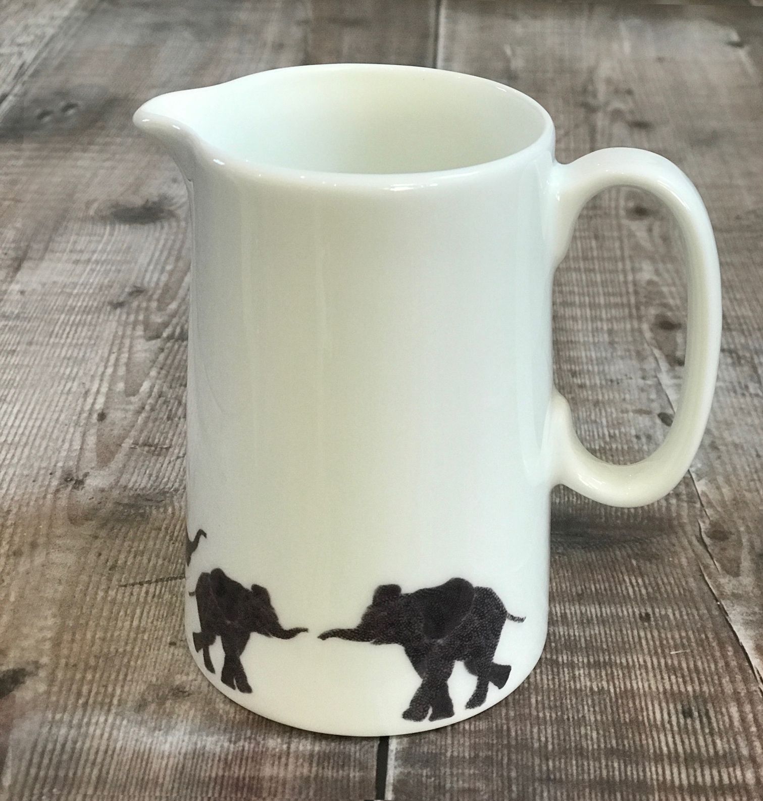 jug size 2 half pint ele front