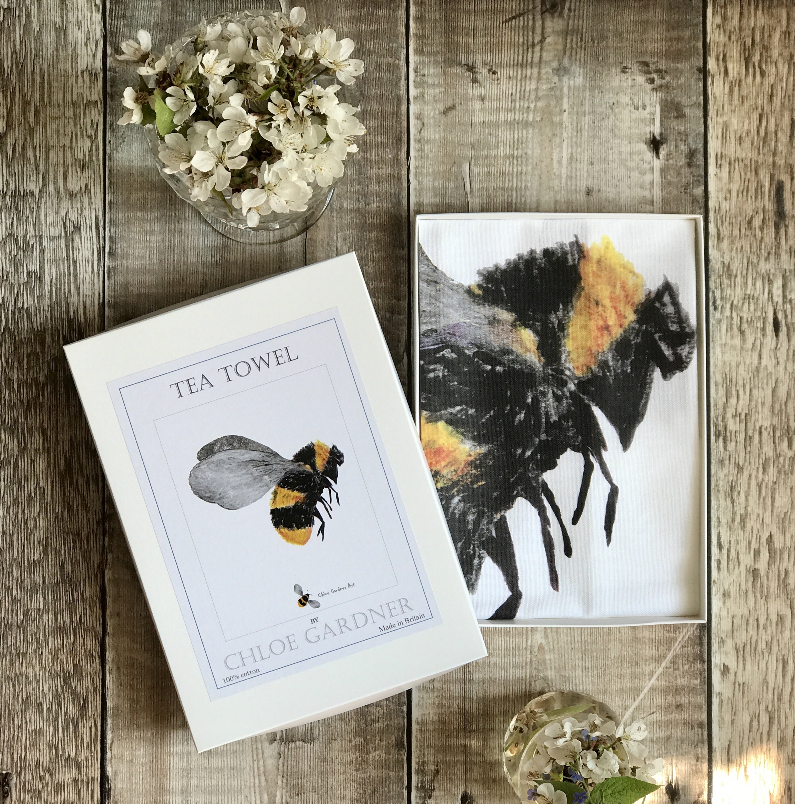 A GIFT BOXED TEA TOWEL -  Bee Design