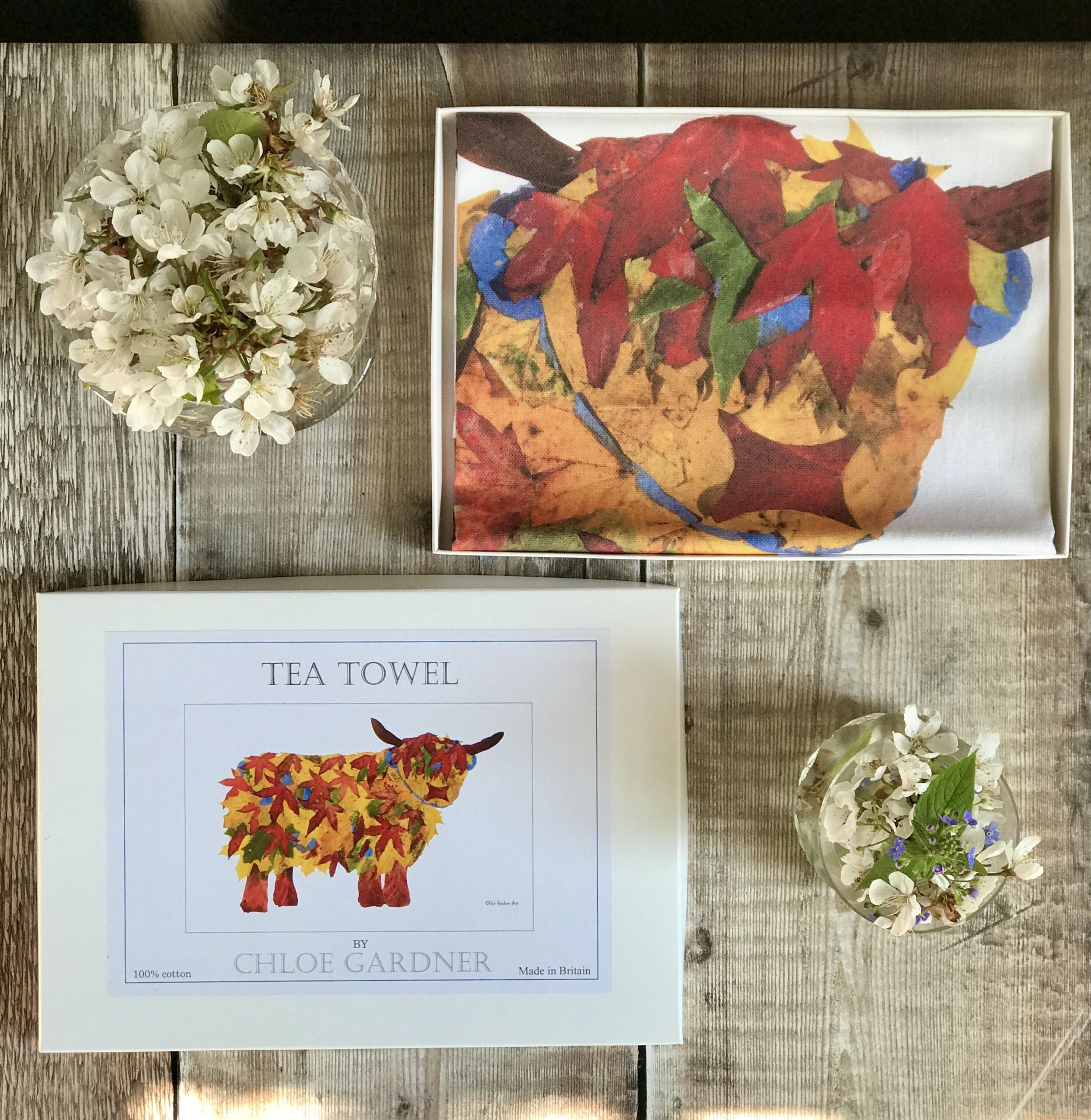 A GIFT BOXED TEA TOWEL - Leaf Highland Cow Design