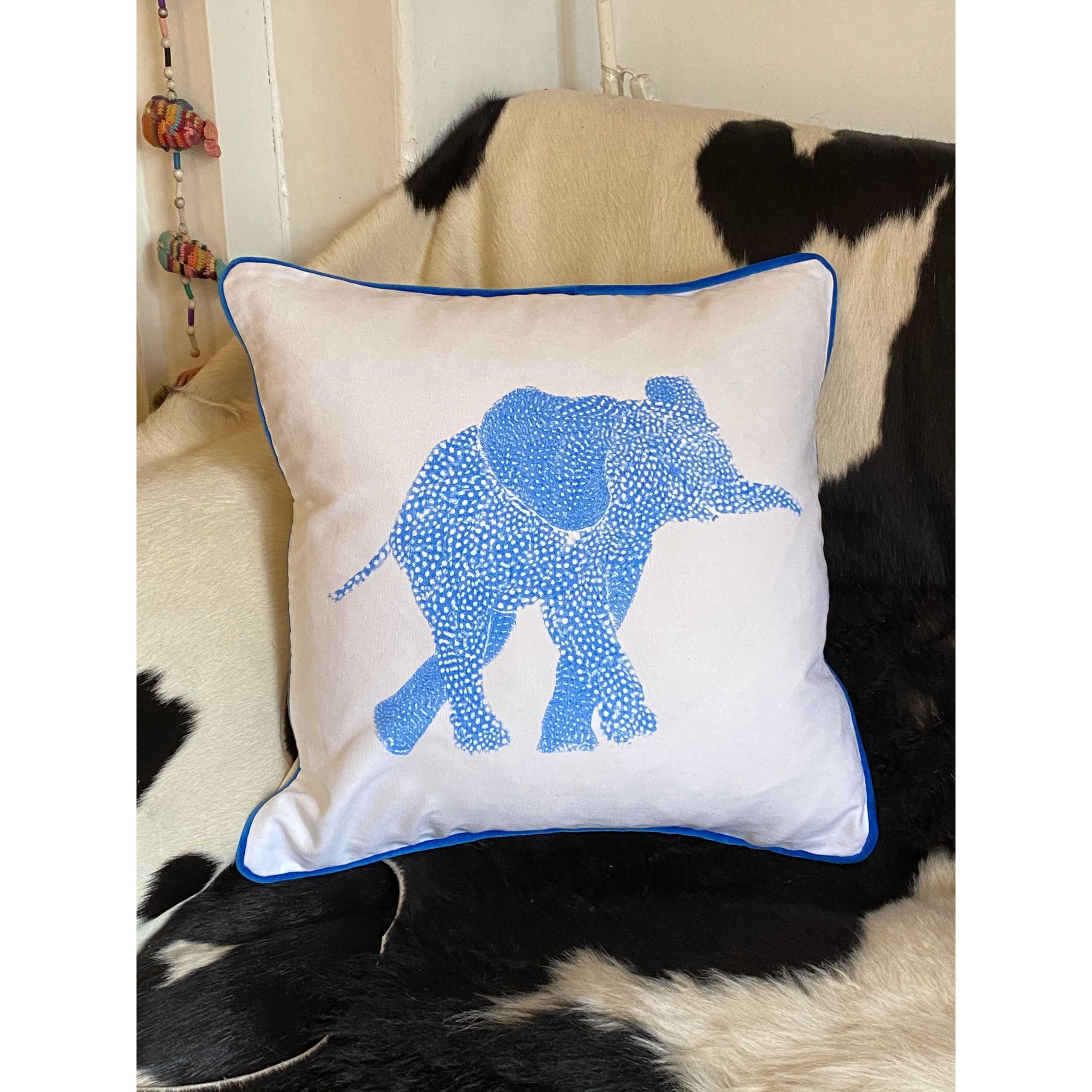 U1MB fluoro blue cushion