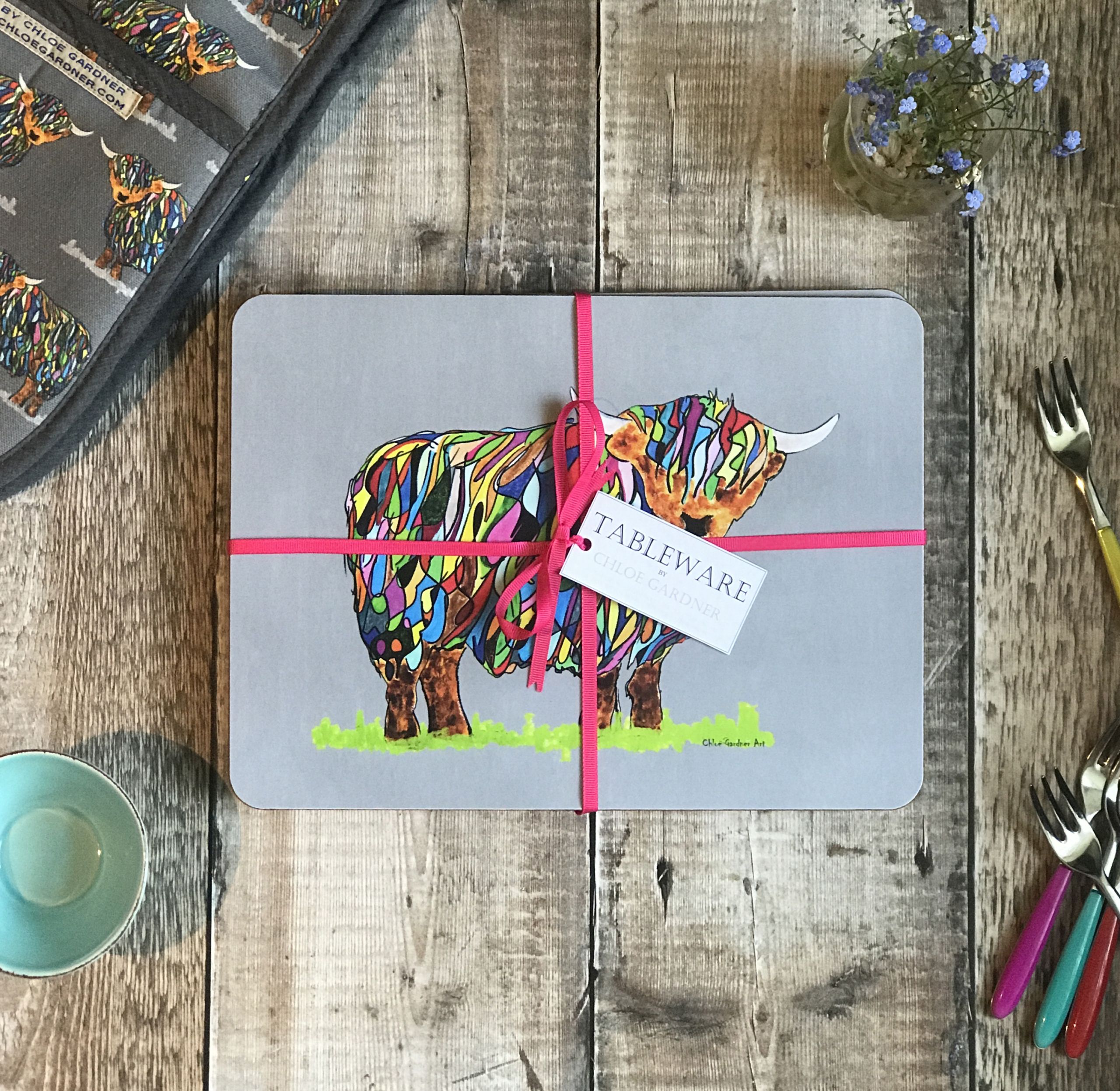 tablemat gift set bright cow on grey