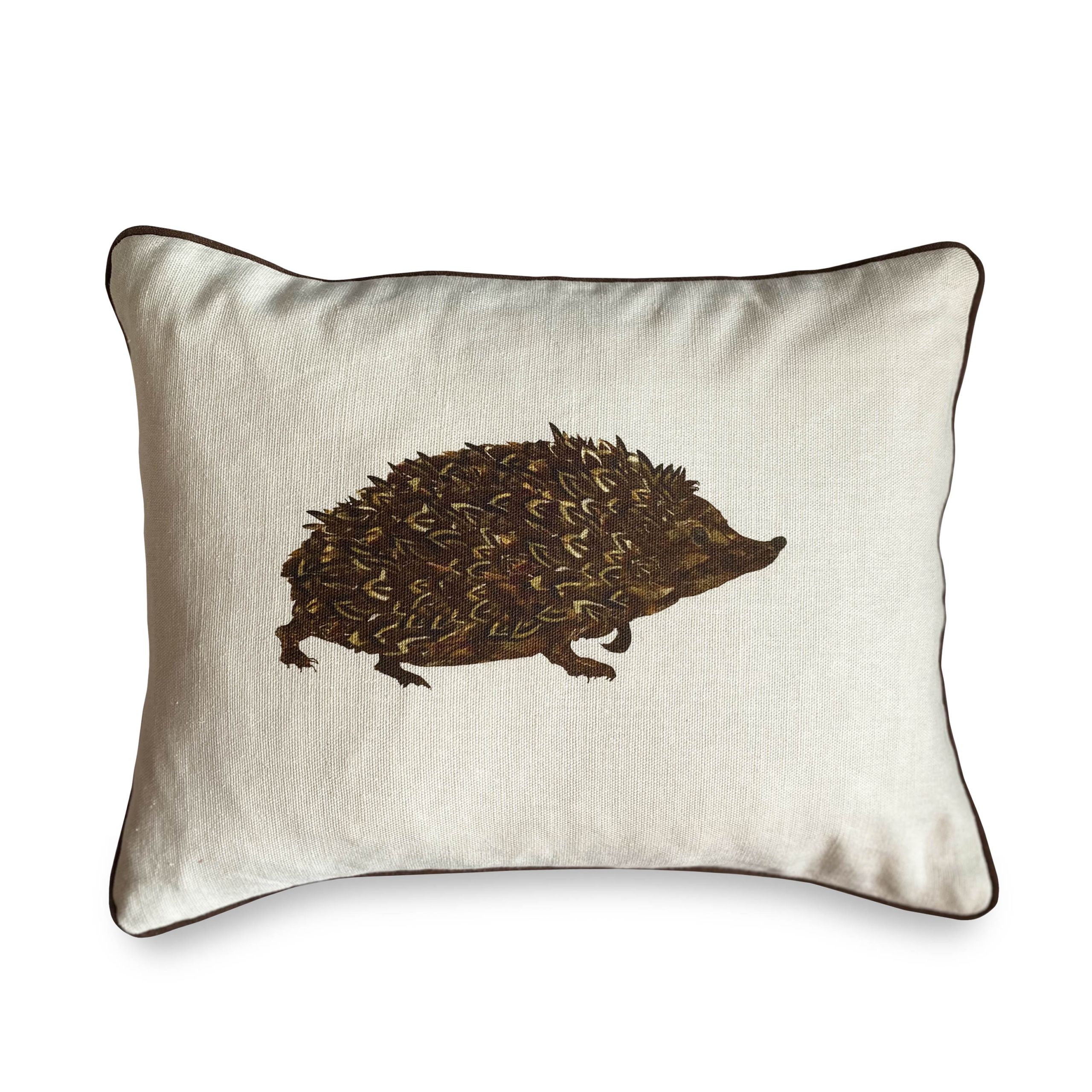 1MB hedgehog cushion on white
