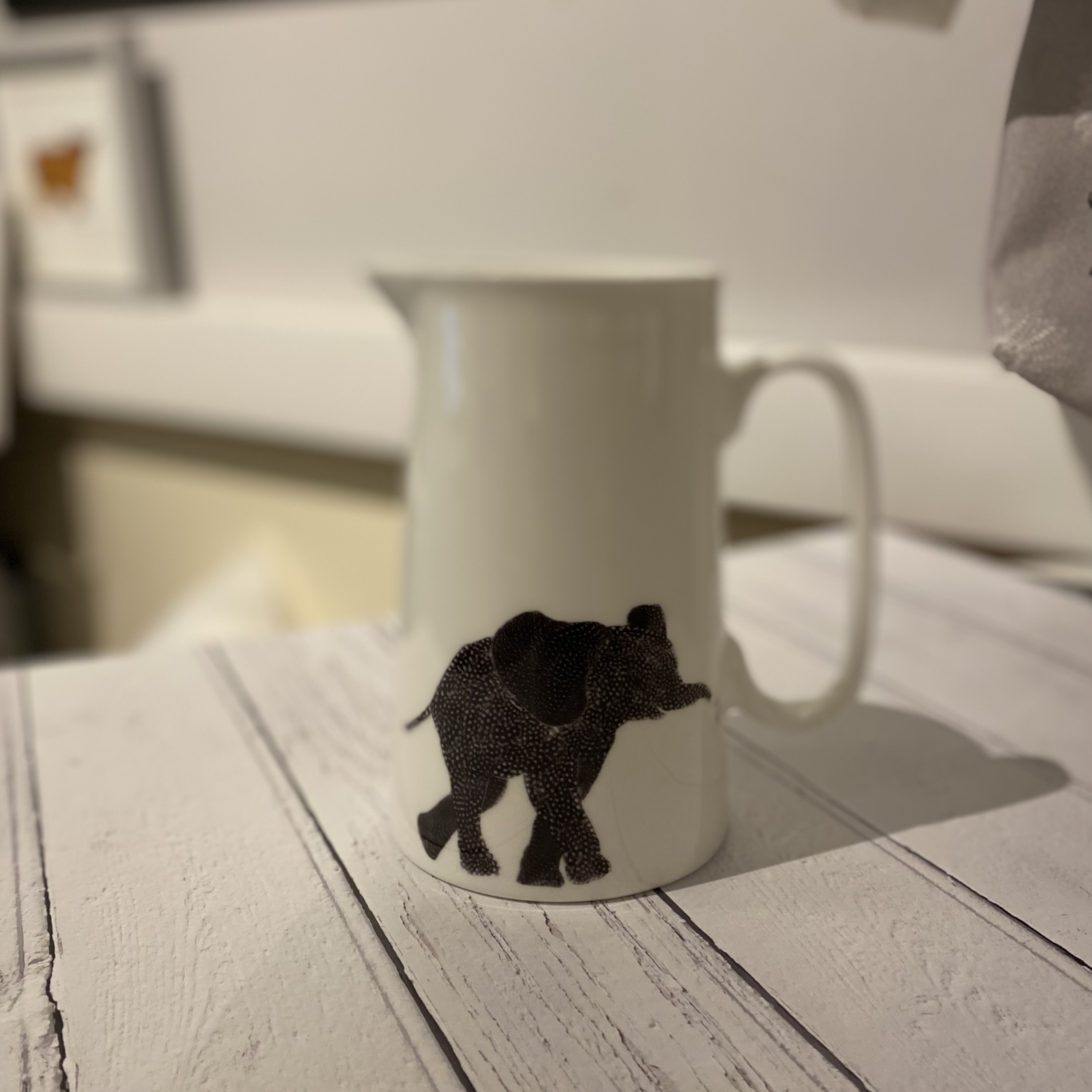 size 4 elephant jug front