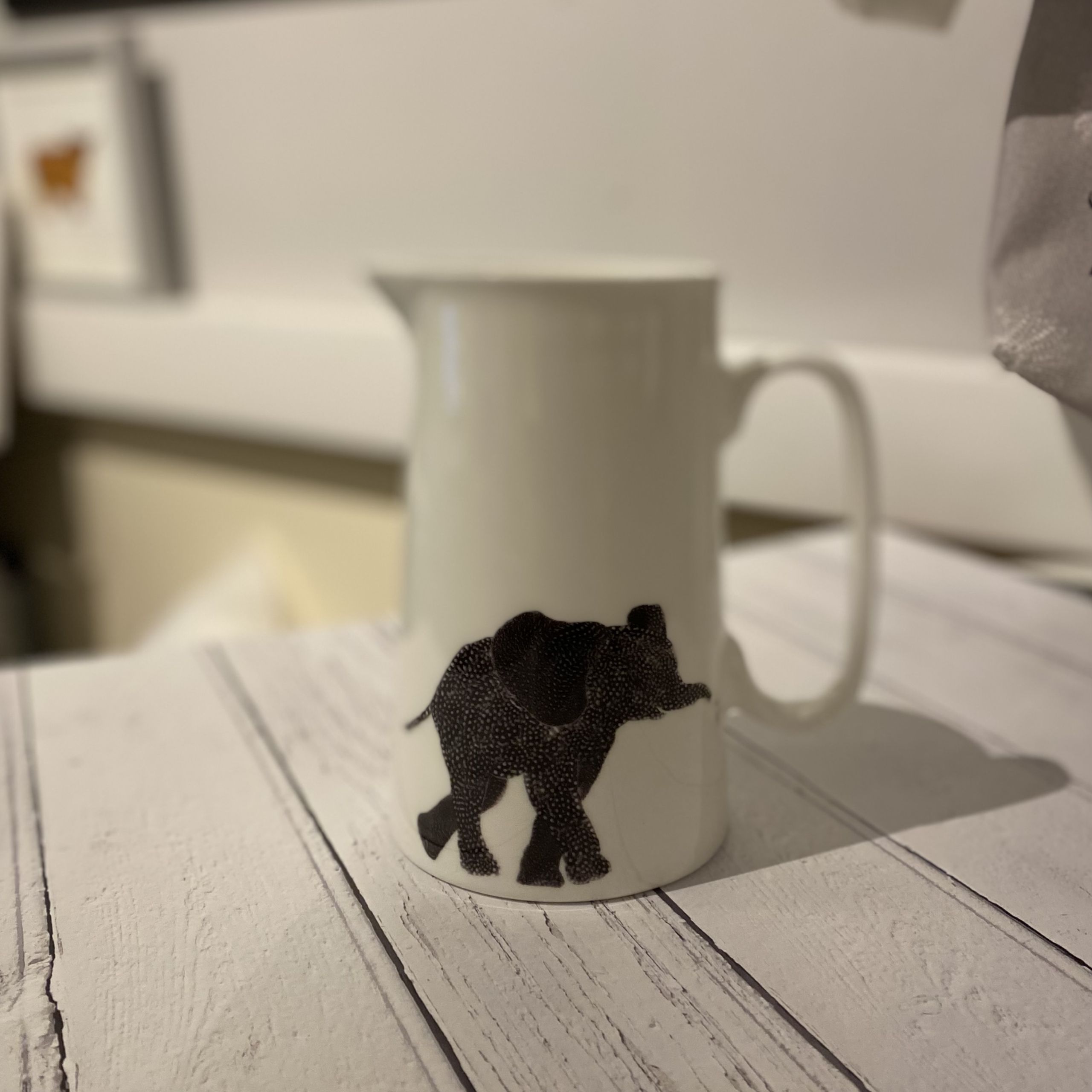 size 4 elephant jug front