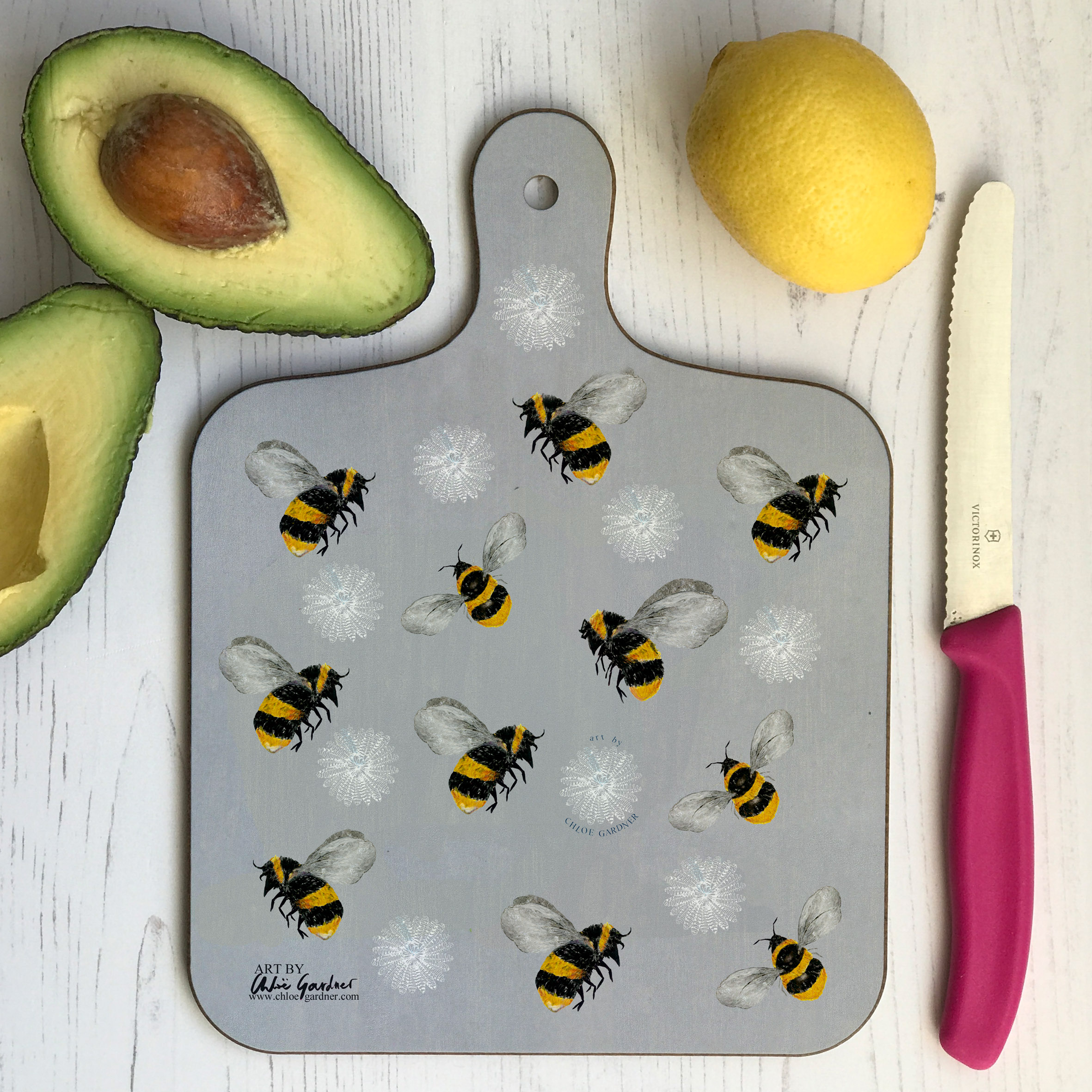 1MB square image Chopping board small bee back side