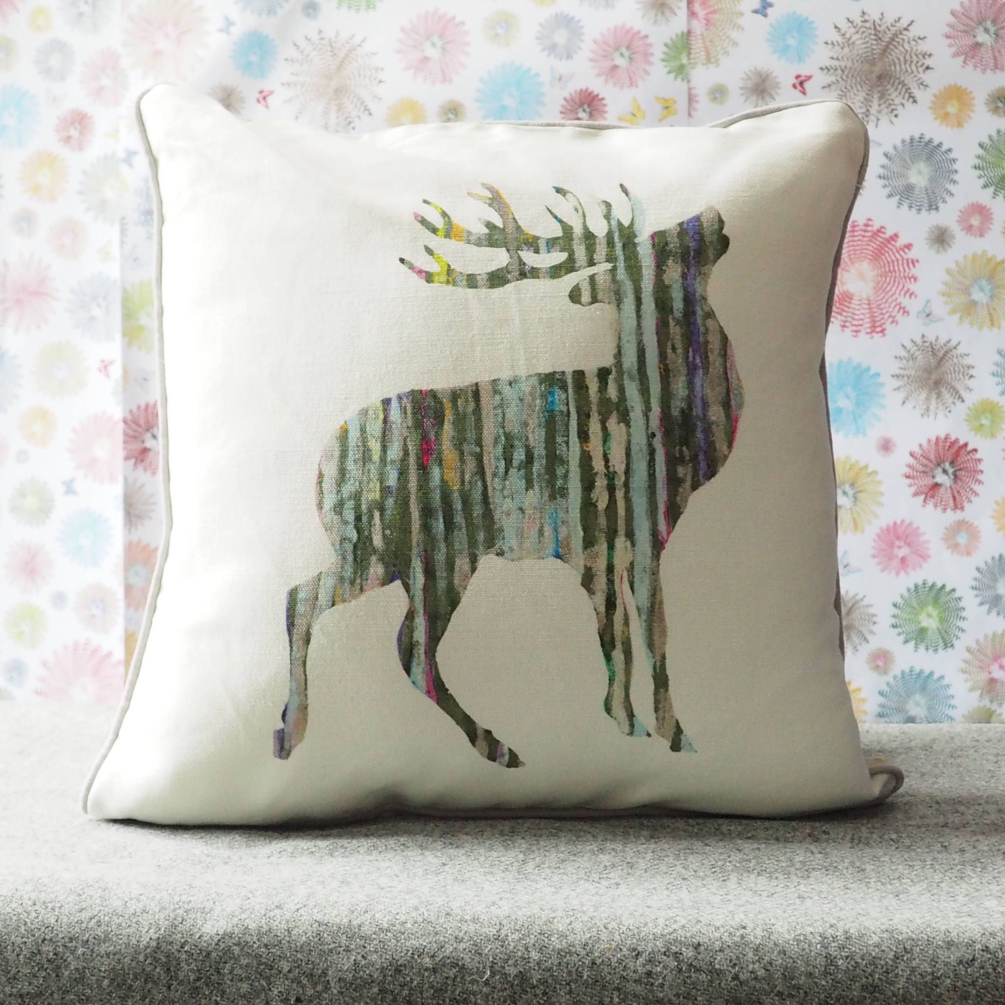SQUARE CUSHION - Silver Stag facing right (Avail R8F26 04/25)