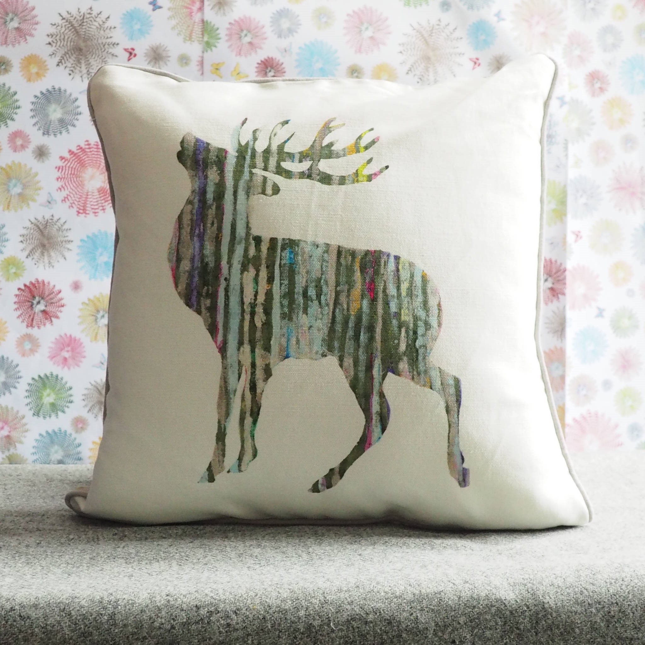 SQUARE CUSHION - Silver Stag facing left  (Avail R5F19 04/25)