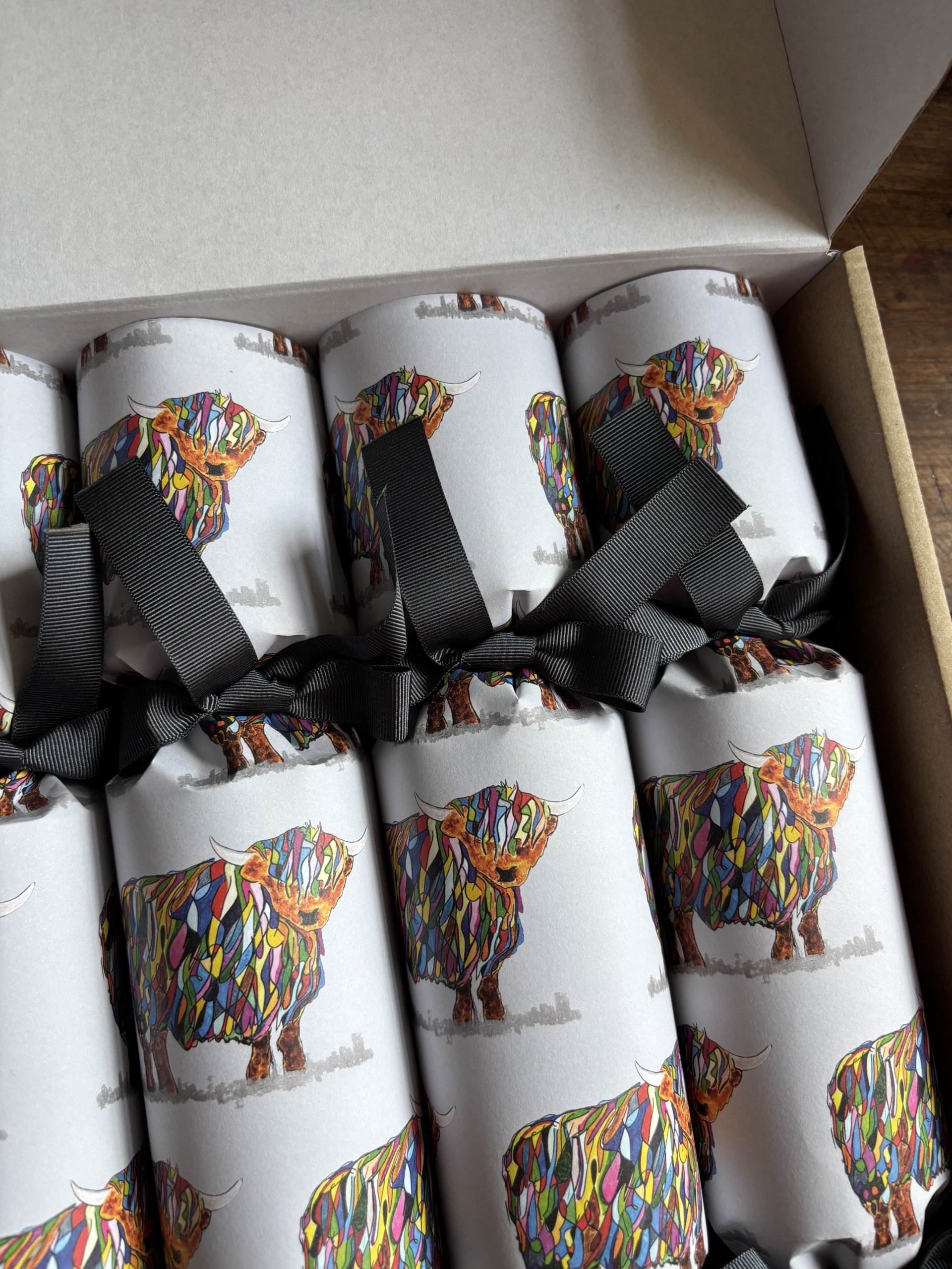 Bright Highland Cow Christmas Crackers